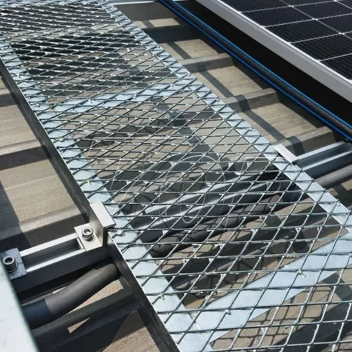 Günəş enerjisi ilə işləyən dam örtüyü